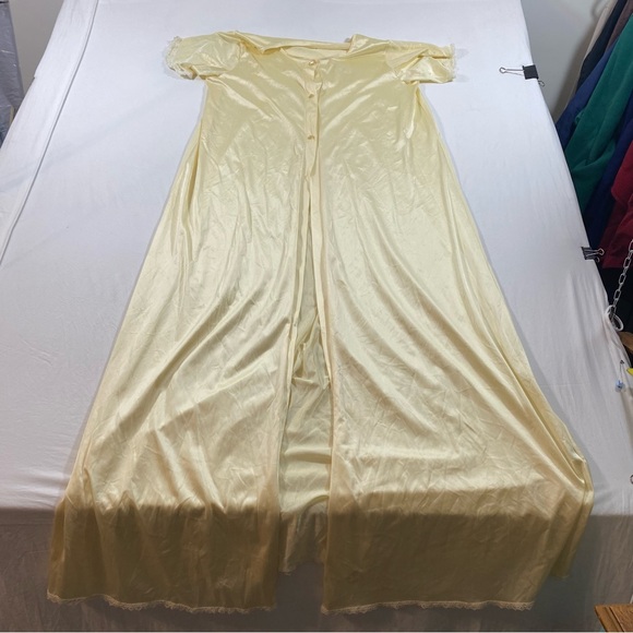 Pinehurst Robe Woman Med. Vintage 4 button closure short sleeve Yellow lingerie - Picture 4 of 12